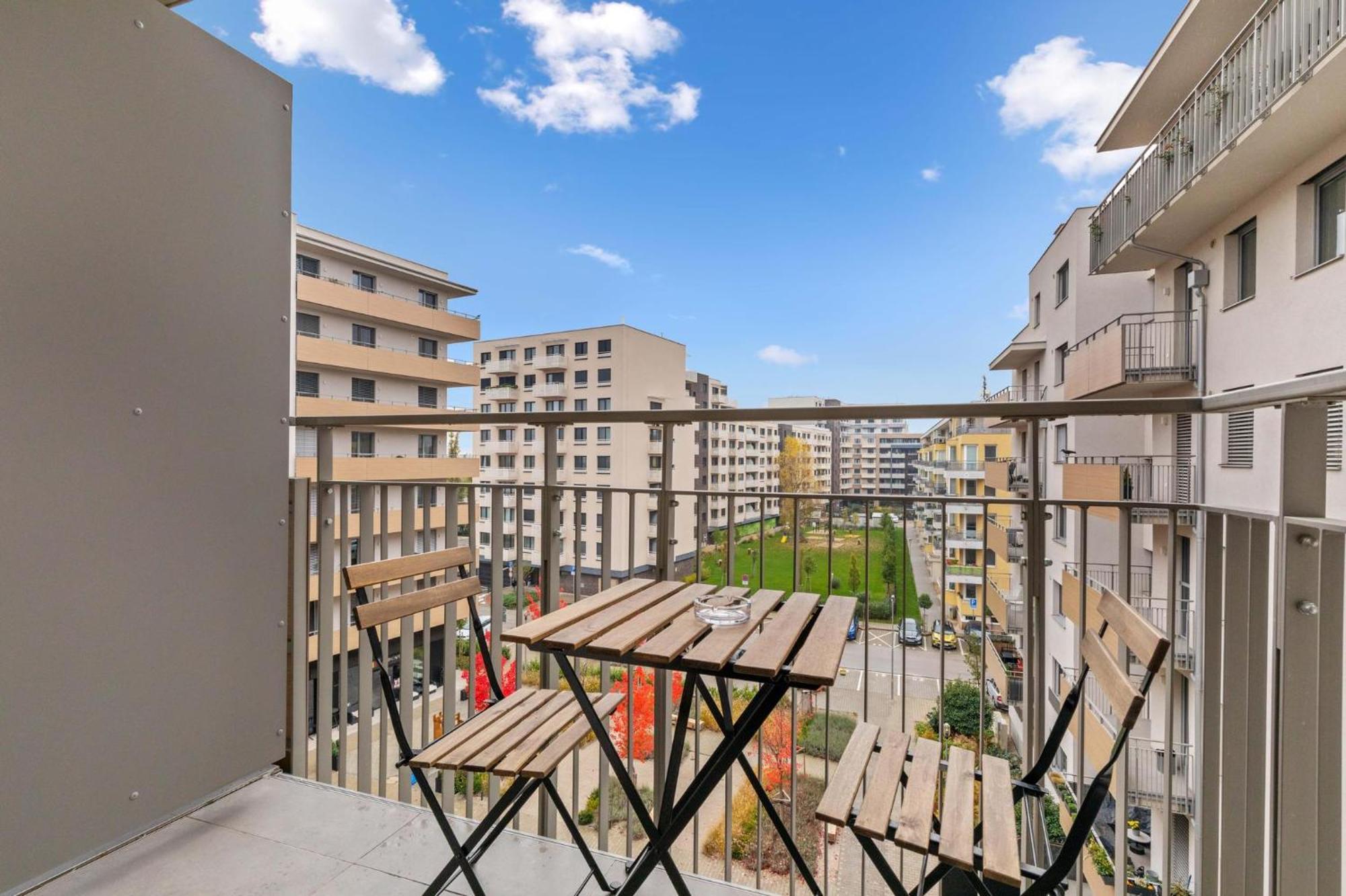 Ah Galvaniho Free Parking Bratislava Exterior photo
